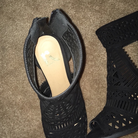 🌵Black Chunky Heels - Picture 3 of 3